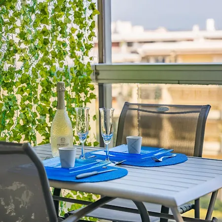 Vue Et Montagnes, Avec Piscine Antibes