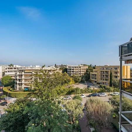 Appartement Vue Et Montagnes, Avec Piscine